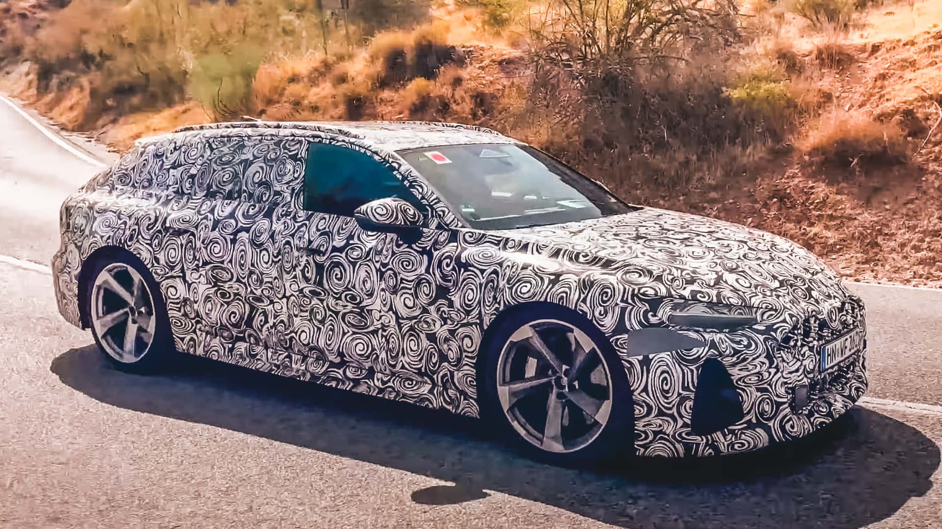 نمونه اولیه Audi RS6 تست ها را ضبط کرده است - و EV نیست