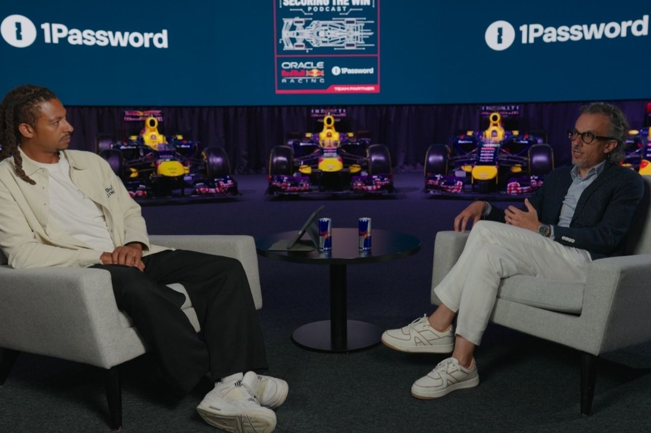 کالوم نیکلاس، سفیر اوراکل ردبول ریسینگ، لورن مکیس، مدیر عامل و مدیر تیم اوراکل ردبول ریسینگ