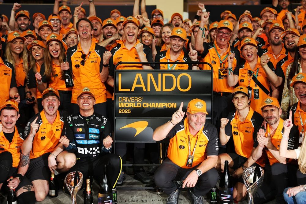 لاندو نوریس، مک لارن، اسکار پیاستری، مک لارن، آندره آ استلا، مک لارن، زک براون، مک لارن